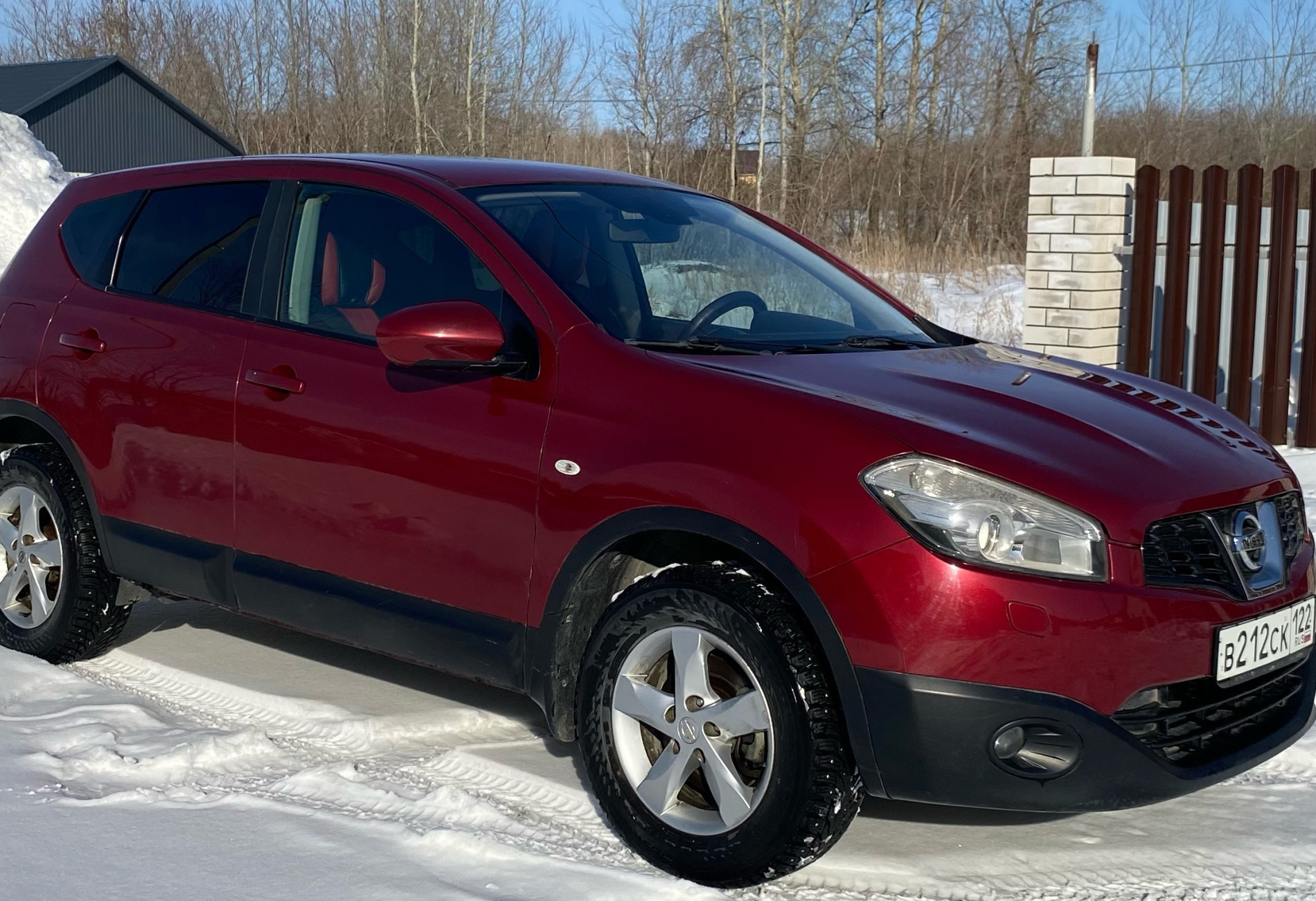 Аренда nissan qashqai эконом класса 2011 года в городе Москва от 3200 руб./сутки, полный привод, двигатель: бензин, объем 2 литра, ОСАГО (Мультидрайв), без водителя, недорого - RentRide