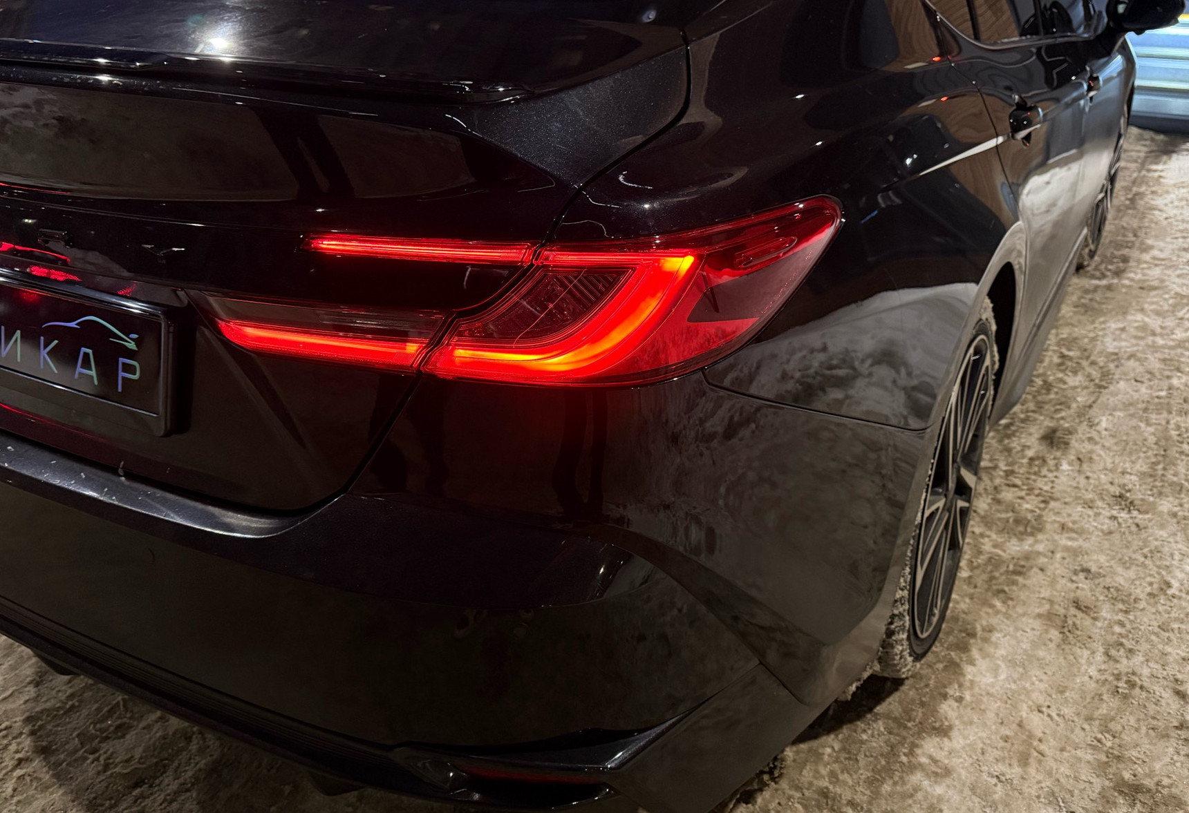 Аренда toyota camry бизнес класса 2024 года в городе Москва Бауманская от 7432 руб./сутки, передний привод, двигатель: бензин, объем 2 литра, ОСАГО (Мультидрайв), без водителя, недорого, вид 4 - RentRide