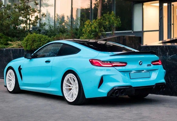 Аренда bmw m8 премиум класса 2019 года в городе Москва Автозаводская от 36000 руб./сутки, полный привод, двигатель: бензин, объем 4.4 литра, каско (Мультидрайв), ОСАГО (Мультидрайв), без водителя, недорого, вид 3 - RentRide