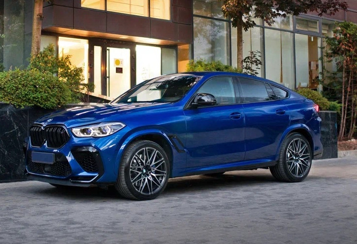 Аренда bmw x6-m премиум класса 2020 года в городе Москва Автозаводская от 36000 руб./сутки, полный привод, двигатель: бензин, объем 4.4 литра, каско (Мультидрайв), ОСАГО (Мультидрайв), без водителя, недорого, вид 2 - RentRide