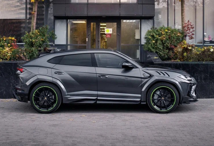 Аренда lamborghini urus премиум класса 2020 года в городе Москва Автозаводская от 56000 руб./сутки, полный привод, двигатель: бензин, объем 4 литра, каско (Мультидрайв), ОСАГО (Мультидрайв), без водителя, недорого, вид 3 - RentRide