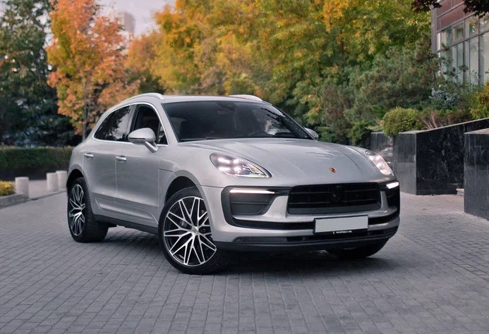 Аренда porsche macan премиум класса 2022 года в городе Москва Автозаводская от 14400 руб./сутки, полный привод, двигатель: бензин, объем 2 литра, каско (Мультидрайв), ОСАГО (Мультидрайв), без водителя, недорого, вид 3 - RentRide