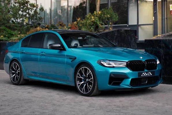Прокат авто bmw m5 премиум класса 2020 года в городе Москва Автозаводская от 32000 руб./сутки, полный привод, двигатель: бензин, объем 4.4 литра, каско (Мультидрайв), ОСАГО (Мультидрайв), без водителя, недорого - RentRide