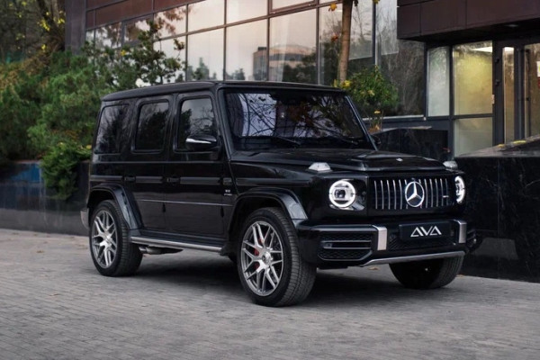Прокат авто mercedes-benz g-klass-amg премиум класса 2018 года в городе Москва Автозаводская от 40000 руб./сутки, полный привод, двигатель: бензин, объем 4 литра, каско (Мультидрайв), ОСАГО (Мультидрайв), без водителя, недорого - RentRide