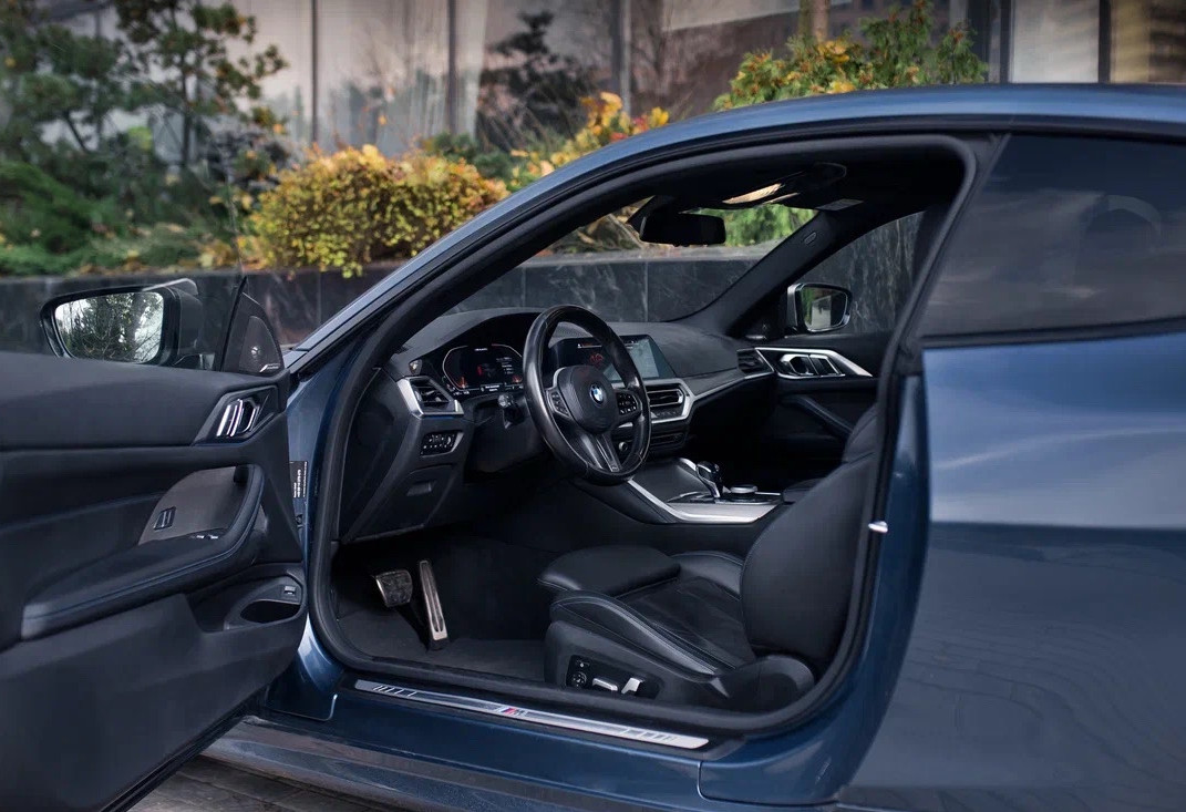 Аренда bmw 4-serii бизнес класса 2020 года в городе Москва Автозаводская от 16000 руб./сутки, полный привод, двигатель: гибрид, объем 3 литра, каско (Мультидрайв), ОСАГО (Мультидрайв), без водителя, недорого, вид 7 - RentRide