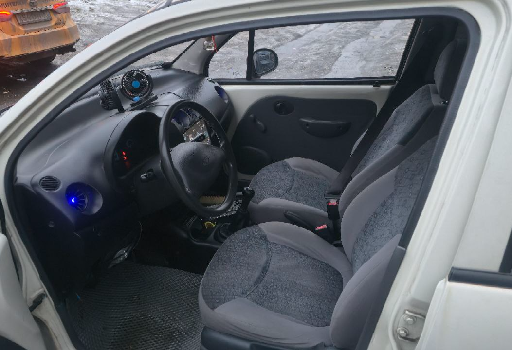 Аренда daewoo matiz эконом класса 2010 года в городе Москва Комсомольская от 1200 руб./сутки, передний привод, двигатель: бензин, объем 0.8 литров, ОСАГО (Впишу в полис), без водителя, недорого, вид 3 - RentRide