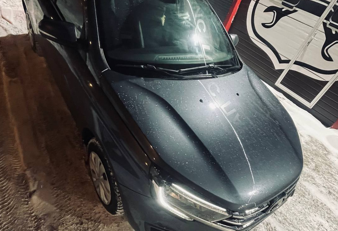 Аренда lada vesta эконом класса 2025 года в городе Москва Площадь Ленина от 2160 руб./сутки, передний привод, двигатель: бензин, объем 1600 литров, каско (Мультидрайв), ОСАГО (Мультидрайв), без водителя, недорого, вид 4 - RentRide