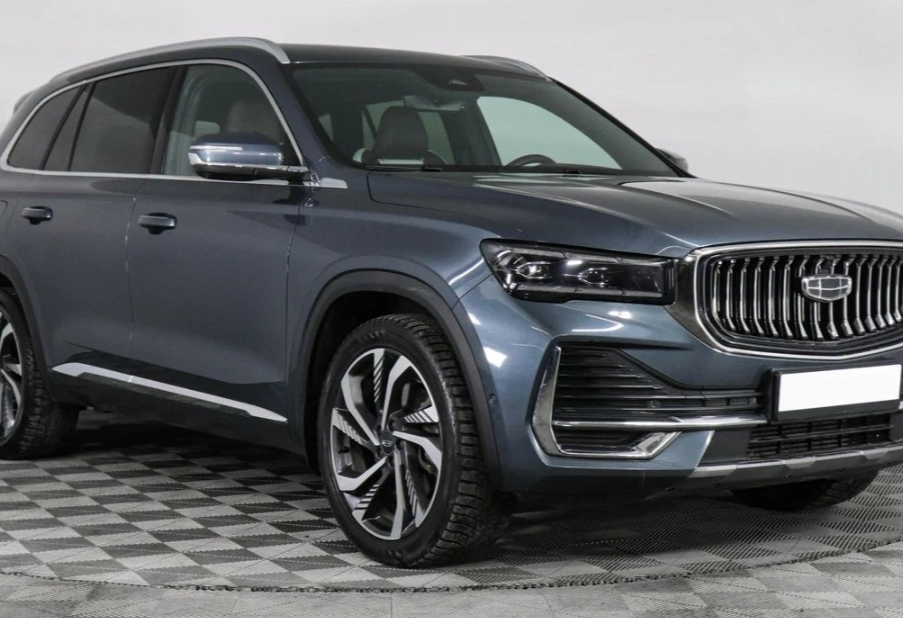 Аренда geely monjaro комфорт класса 2024 года в городе Москва Щукинская от 5592 руб./сутки, полный привод, двигатель: бензин, объем 2 литра, каско (Мультидрайв), ОСАГО (Мультидрайв), без водителя, недорого, вид 3 - RentRide