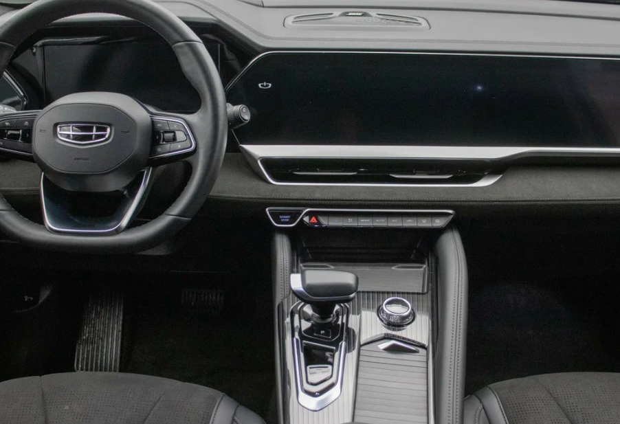 Аренда geely monjaro комфорт класса 2024 года в городе Москва Щукинская от 5592 руб./сутки, полный привод, двигатель: бензин, объем 2 литра, каско (Мультидрайв), ОСАГО (Мультидрайв), без водителя, недорого, вид 12 - RentRide