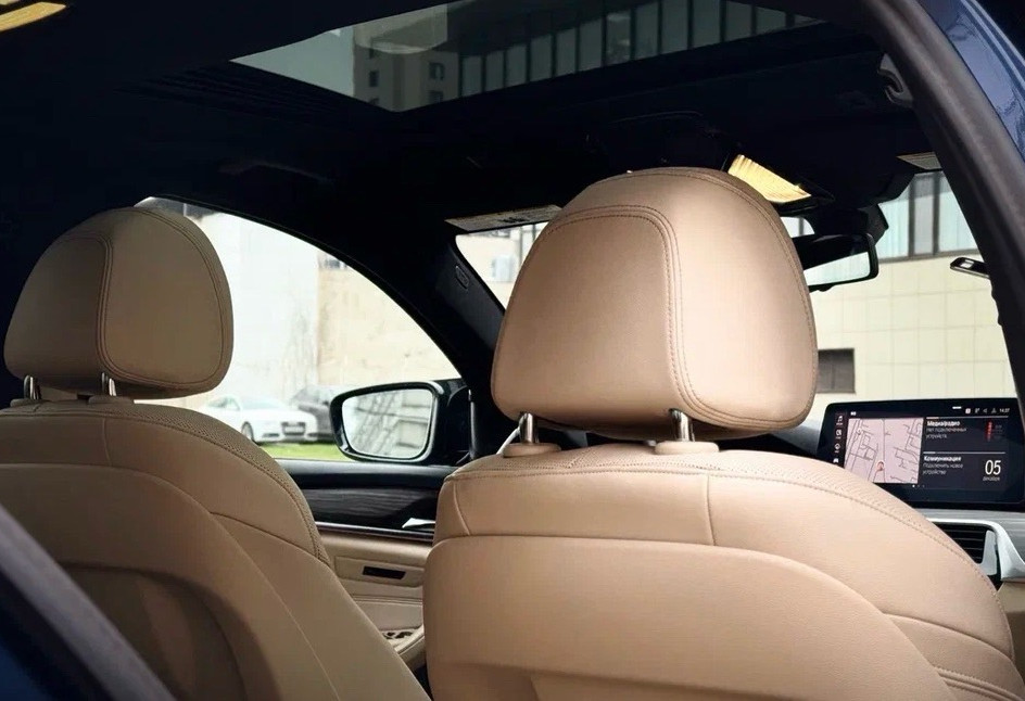 Аренда bmw 5-serii бизнес класса 2020 года в городе Москва Профсоюзная от 10800 руб./сутки, полный привод, двигатель: бензин, объем 2 литра, ОСАГО (Впишу в полис), без водителя, недорого, вид 5 - RentRide