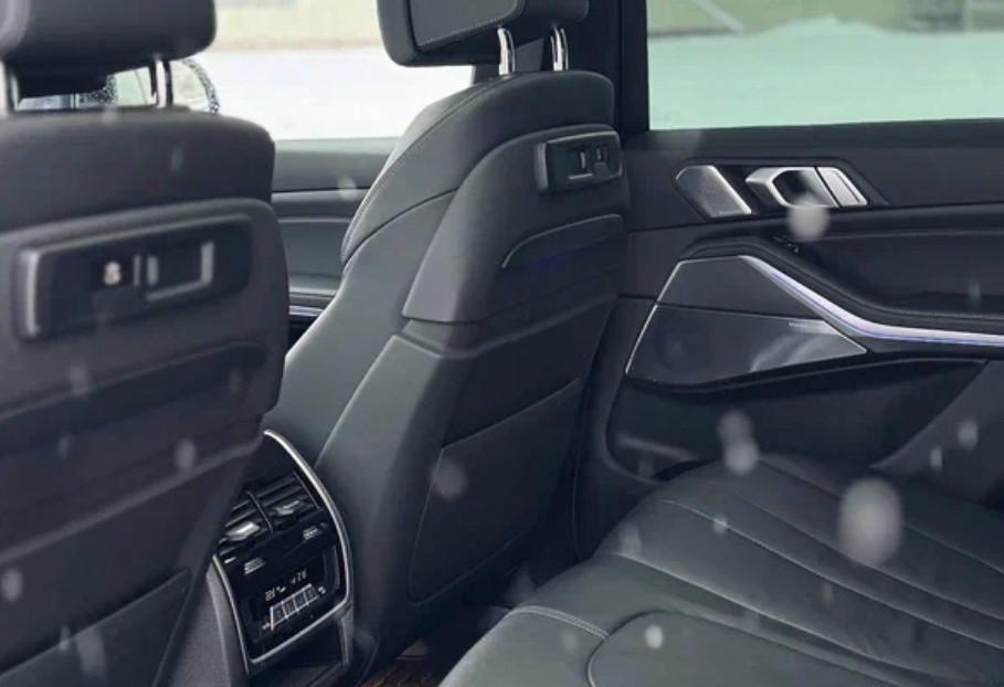 Аренда bmw x5 бизнес класса 2019 года в городе Москва Профсоюзная от 17200 руб./сутки, полный привод, двигатель: дизель, объем 3 литра, ОСАГО (Впишу в полис), без водителя, недорого, вид 7 - RentRide