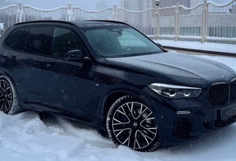 Аренда bmw x5 бизнес класса 2019 года в городе Москва Профсоюзная от 17200 руб./сутки, полный привод, двигатель: дизель, объем 3 литра, ОСАГО (Впишу в полис), без водителя, недорого, вид 2 - RentRide