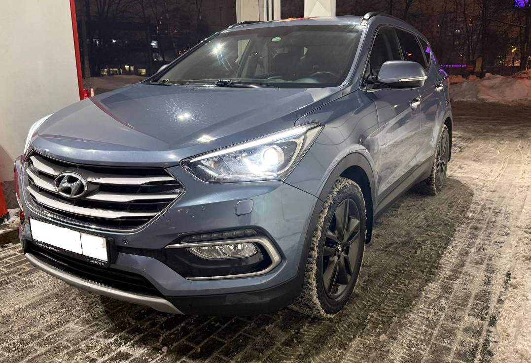 Аренда hyundai santa-fe стандарт класса 2017 года в городе Москва Войковская от 3160 руб./сутки, полный привод, двигатель: бензин, объем 2.4 литра, каско (Впишу в полис), ОСАГО (Впишу в полис), без водителя, недорого, вид 4 - RentRide