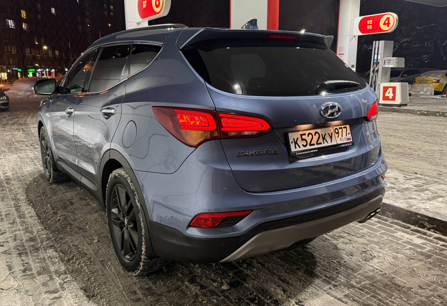 Аренда hyundai santa-fe стандарт класса 2017 года в городе Москва Войковская от 3040 руб./сутки, полный привод, двигатель: бензин, объем 2.4 литра, каско (Впишу в полис), ОСАГО (Впишу в полис), без водителя, недорого, вид 3 - RentRide