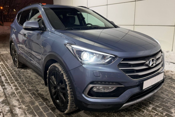 Прокат авто hyundai santa-fe стандарт класса 2017 года в городе Москва Войковская от 3040 руб./сутки, полный привод, двигатель: бензин, объем 2.4 литра, каско (Впишу в полис), ОСАГО (Впишу в полис), без водителя, недорого - RentRide