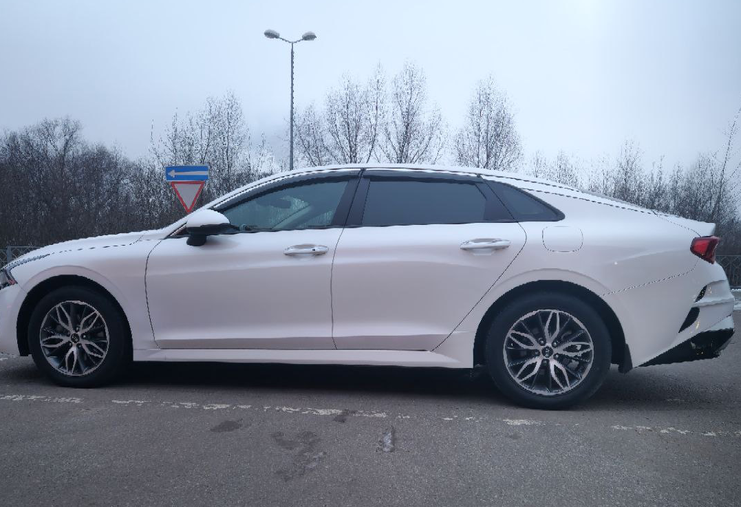 Аренда kia k5 комфорт класса 2020 года в городе Москва от 4480 руб./сутки, передний привод, двигатель: бензин, объем 2 литра, ОСАГО (Впишу в полис), без водителя, недорого, вид 2 - RentRide