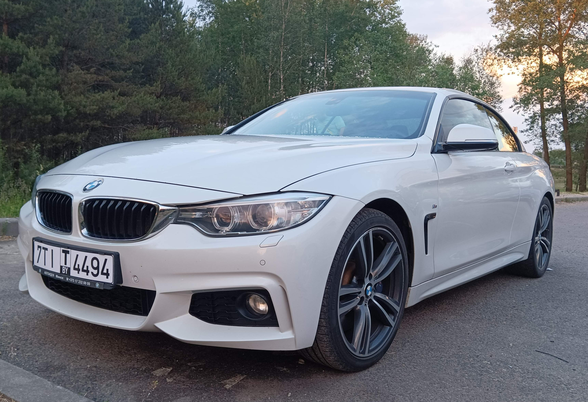 Аренда bmw 4-serii бизнес класса 2016 года в городе Москва Давыдково от 6400 руб./сутки, задний привод, двигатель: бензин, объем 2 литра, ОСАГО (Мультидрайв), без водителя, недорого - RentRide