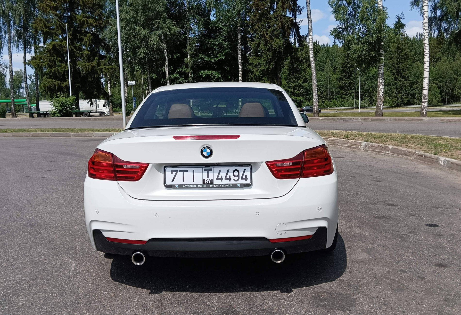 Аренда bmw 4-serii бизнес класса 2016 года в городе Москва Давыдково от 6400 руб./сутки, задний привод, двигатель: бензин, объем 2 литра, ОСАГО (Мультидрайв), без водителя, недорого, вид 3 - RentRide