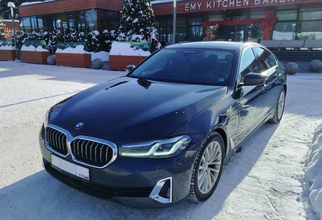 Аренда bmw 5-serii бизнес класса 2021 года в городе Москва Крылатское от 8800 руб./сутки, задний привод, двигатель: бензин, объем 2 литра, каско (Впишу в полис), ОСАГО (Впишу в полис), без водителя, недорого - RentRide
