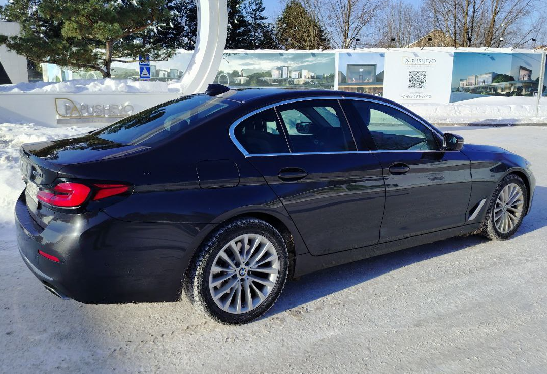 Аренда bmw 5-serii бизнес класса 2021 года в городе Москва Крылатское от 8800 руб./сутки, задний привод, двигатель: бензин, объем 2 литра, каско (Впишу в полис), ОСАГО (Впишу в полис), без водителя, недорого, вид 2 - RentRide
