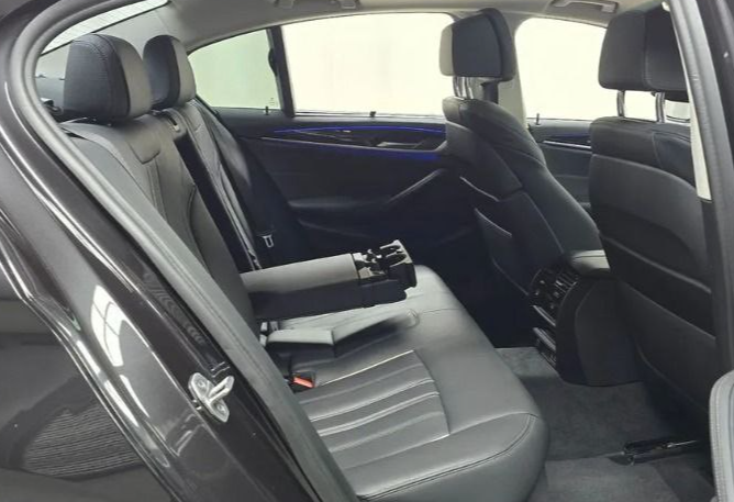 Аренда bmw 5-serii бизнес класса 2021 года в городе Москва Крылатское от 8800 руб./сутки, задний привод, двигатель: бензин, объем 2 литра, каско (Впишу в полис), ОСАГО (Впишу в полис), без водителя, недорого, вид 7 - RentRide