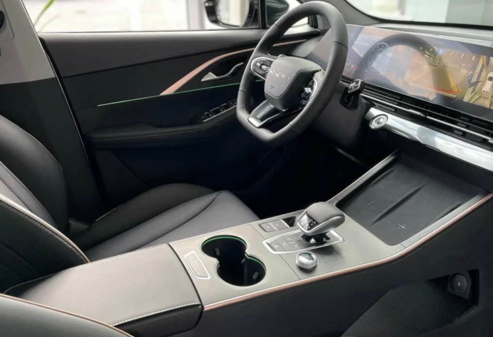 Аренда omoda c5 комфорт класса 2024 года в городе Москва от 4800 руб./сутки, передний привод, двигатель: бензин, объем 1.5 литров, ОСАГО (Мультидрайв), без водителя, недорого, вид 2 - RentRide