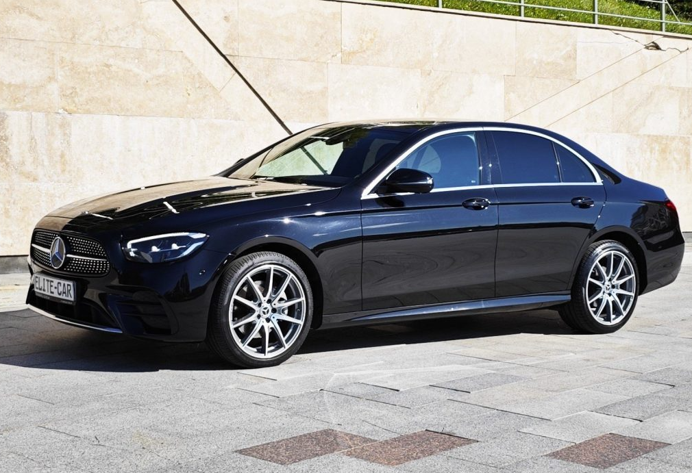 Аренда mercedes-benz e-klass бизнес класса 2022 года в городе Москва Проспект Вернадского от 10824 руб./сутки, полный привод, двигатель: дизель, объем 2 литра, каско (Мультидрайв), ОСАГО (Мультидрайв), без водителя, недорого - RentRide