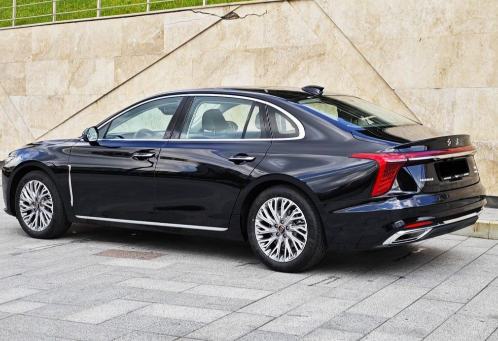 Аренда hongqi h5 бизнес класса 2024 года в городе Москва Проспект Вернадского от 10560 руб./сутки, передний привод, двигатель: бензин, объем 2 литра, каско (Мультидрайв), ОСАГО (Мультидрайв), без водителя, недорого, вид 2 - RentRide