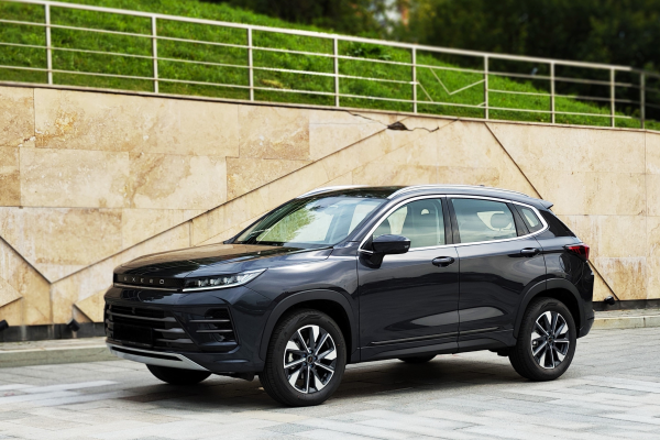 Прокат авто exeed lx комфорт класса 2023 года в городе Москва Мичуринский проспект от 5700 руб./сутки, передний привод, двигатель: бензин, объем 1.5 литров, ОСАГО (Мультидрайв), без водителя, недорого - RentRide