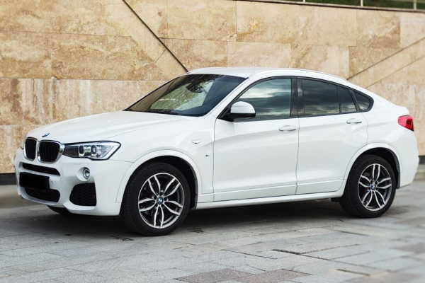 Прокат авто bmw x4 бизнес класса 2017 года в городе Москва Проспект Вернадского от 7920 руб./сутки, полный привод, двигатель: дизель, объем 2 литра, каско (Мультидрайв), ОСАГО (Мультидрайв), без водителя, недорого - RentRide