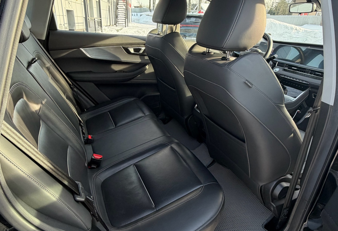 Аренда chery tiggo-7-pro-max комфорт класса 2023 года в городе Москва Алтуфьево от 3600 руб./сутки, передний привод, двигатель: бензин, объем 1.5 литров, ОСАГО (Мультидрайв), без водителя, недорого, вид 6 - RentRide