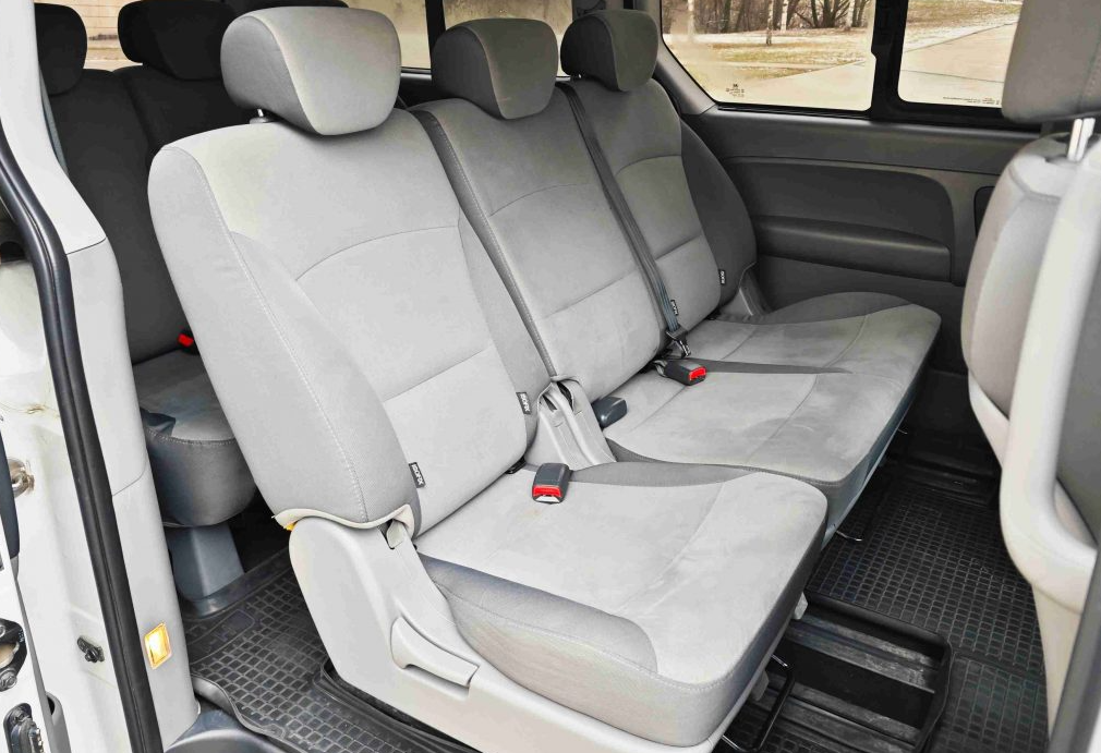 Аренда hyundai h-1 2018 года в городе Москва Проспект Вернадского от 7040 руб./сутки, задний привод, двигатель: дизель, объем 2.5 литров, каско (Мультидрайв), ОСАГО (Мультидрайв), без водителя, недорого, вид 4 - RentRide