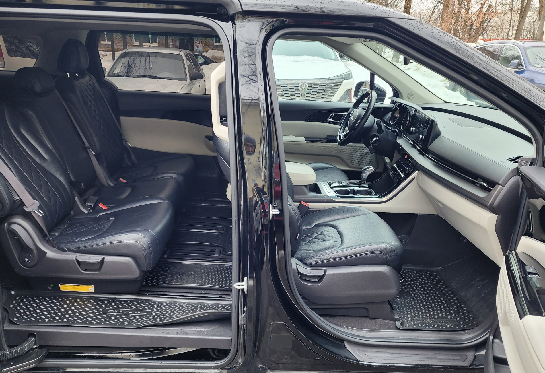 Аренда kia carnival 2021 года в городе Москва Говорово от 8800 руб./сутки, передний привод, двигатель: дизель, объем 2.2 литра, каско (Впишу в полис), ОСАГО (Впишу в полис), без водителя, недорого, вид 5 - RentRide