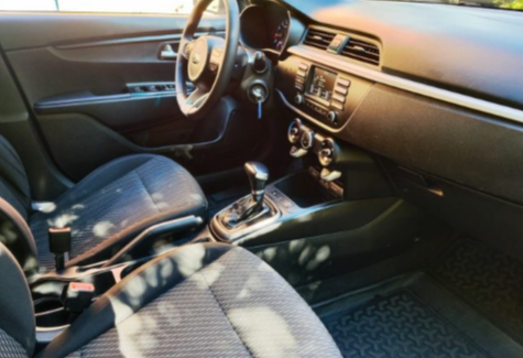 Аренда kia rio эконом класса 2020 года в городе Москва Проспект Вернадского от 3000 руб./сутки, передний привод, двигатель: бензин, объем 1.4 литра, ОСАГО (Мультидрайв), без водителя, недорого, вид 3 - RentRide