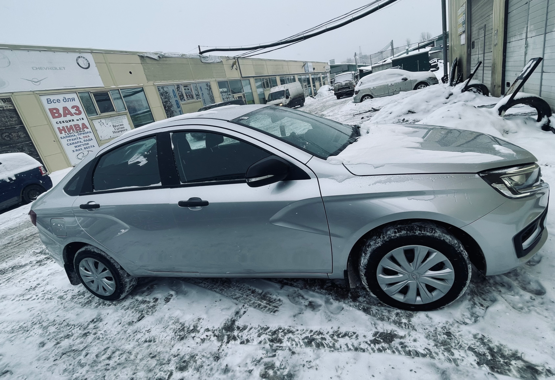 Аренда lada vesta эконом класса 2025 года в городе Москва Автово от 2160 руб./сутки, передний привод, двигатель: бензин, объем 1.6 литров, каско (Мультидрайв), ОСАГО (Мультидрайв), без водителя, недорого - RentRide