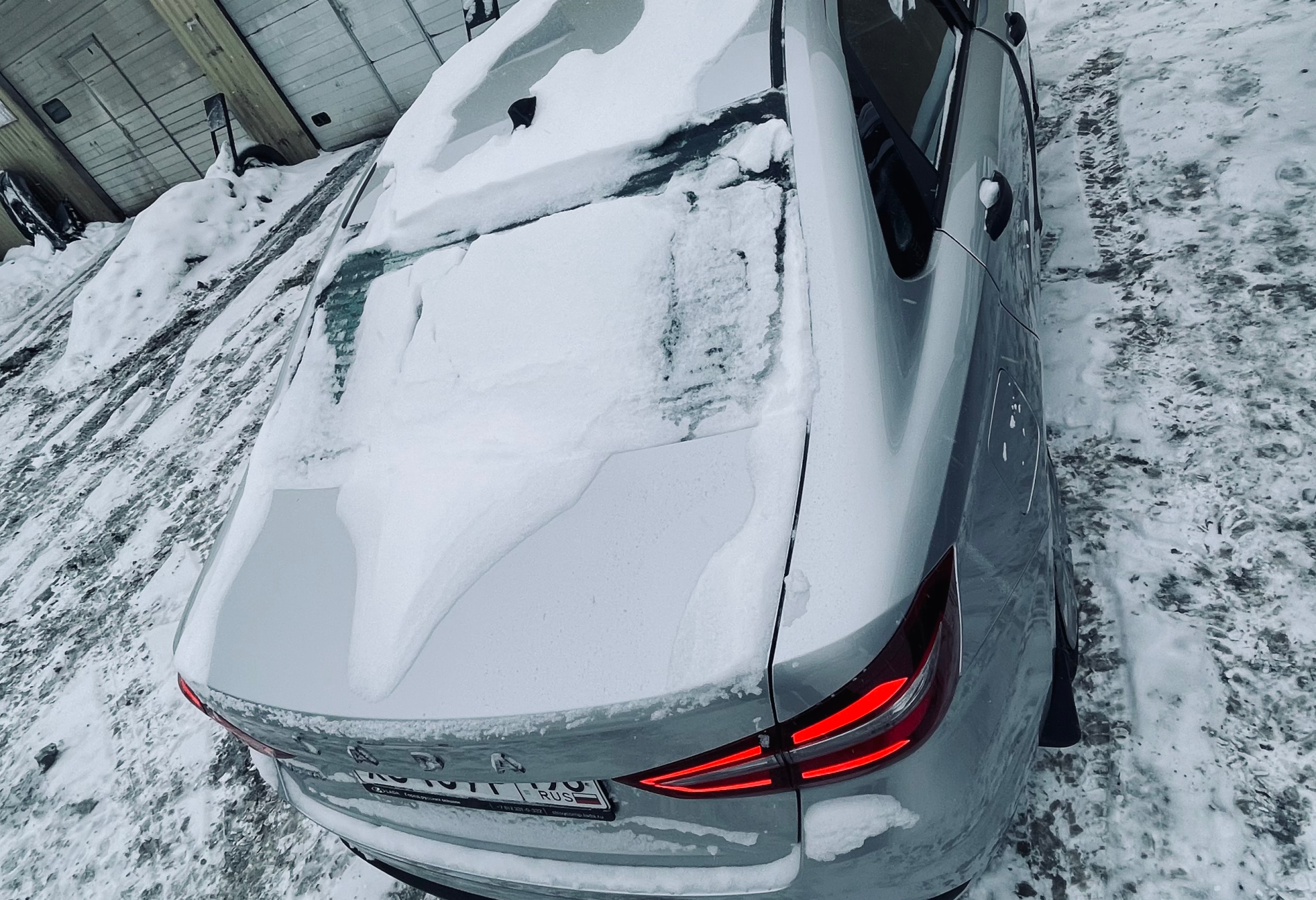 Аренда lada vesta эконом класса 2025 года в городе Москва Автово от 2160 руб./сутки, передний привод, двигатель: бензин, объем 1.6 литров, каско (Мультидрайв), ОСАГО (Мультидрайв), без водителя, недорого, вид 3 - RentRide