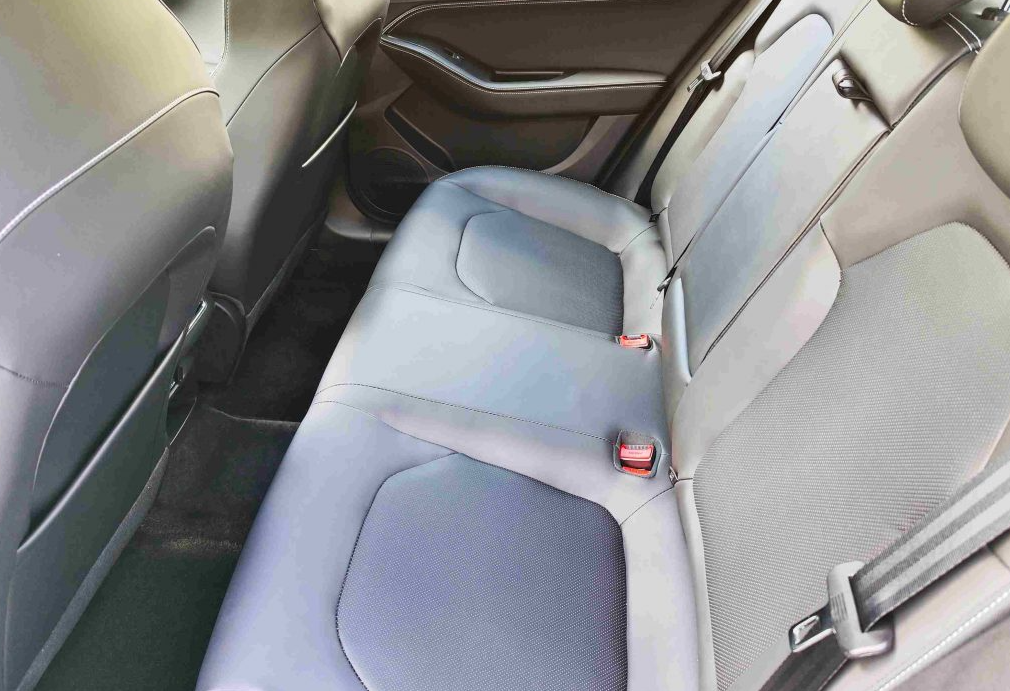 Аренда jac j7 комфорт класса 2023 года в городе Москва Проспект Вернадского от 4400 руб./сутки, передний привод, двигатель: бензин, объем 1.5 литров, каско (Мультидрайв), ОСАГО (Мультидрайв), без водителя, недорого, вид 6 - RentRide