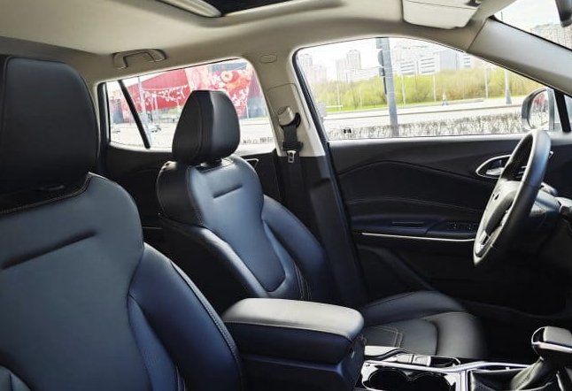 Аренда moskvich 3 эконом класса 2023 года в городе Москва Мичуринский проспект от 4048 руб./сутки, передний привод, двигатель: бензин, объем 1.5 литров, каско (Мультидрайв), ОСАГО (Мультидрайв), без водителя, недорого, вид 4 - RentRide