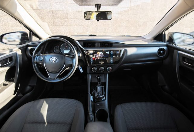 Аренда toyota corolla эконом класса 2016 года в городе Москва Мичуринский проспект от 2992 руб./сутки, передний привод, двигатель: бензин, объем 1.6 литров, каско (Мультидрайв), ОСАГО (Мультидрайв), без водителя, недорого, вид 3 - RentRide