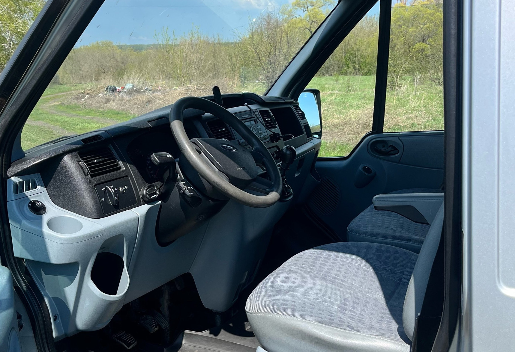Аренда ford transit 2015 года в городе Москва Щукинская от 5499 руб./сутки, передний привод, двигатель: дизель, объем 2.2 литра, ОСАГО (Впишу в полис), без водителя, недорого, вид 6 - RentRide