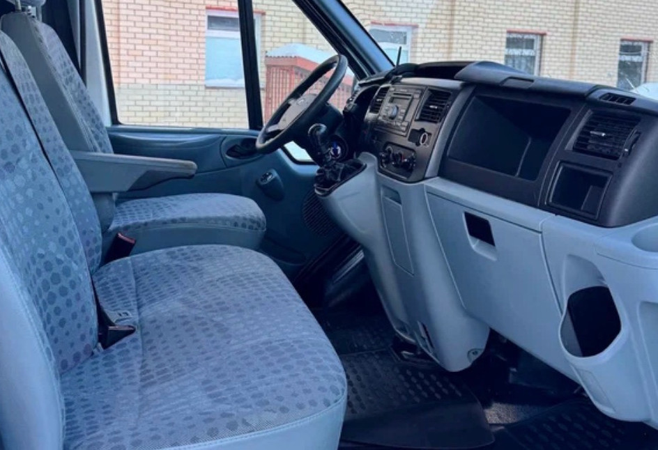 Аренда ford transit 2015 года в городе Москва Щукинская от 5599 руб./сутки, передний привод, двигатель: дизель, объем 2.2 литра, ОСАГО (Впишу в полис), без водителя, недорого, вид 7 - RentRide