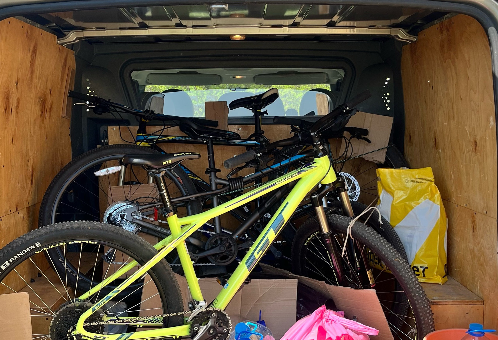 Аренда ford transit 2015 года в городе Москва Щукинская от 5499 руб./сутки, передний привод, двигатель: дизель, объем 2.2 литра, ОСАГО (Впишу в полис), без водителя, недорого, вид 10 - RentRide