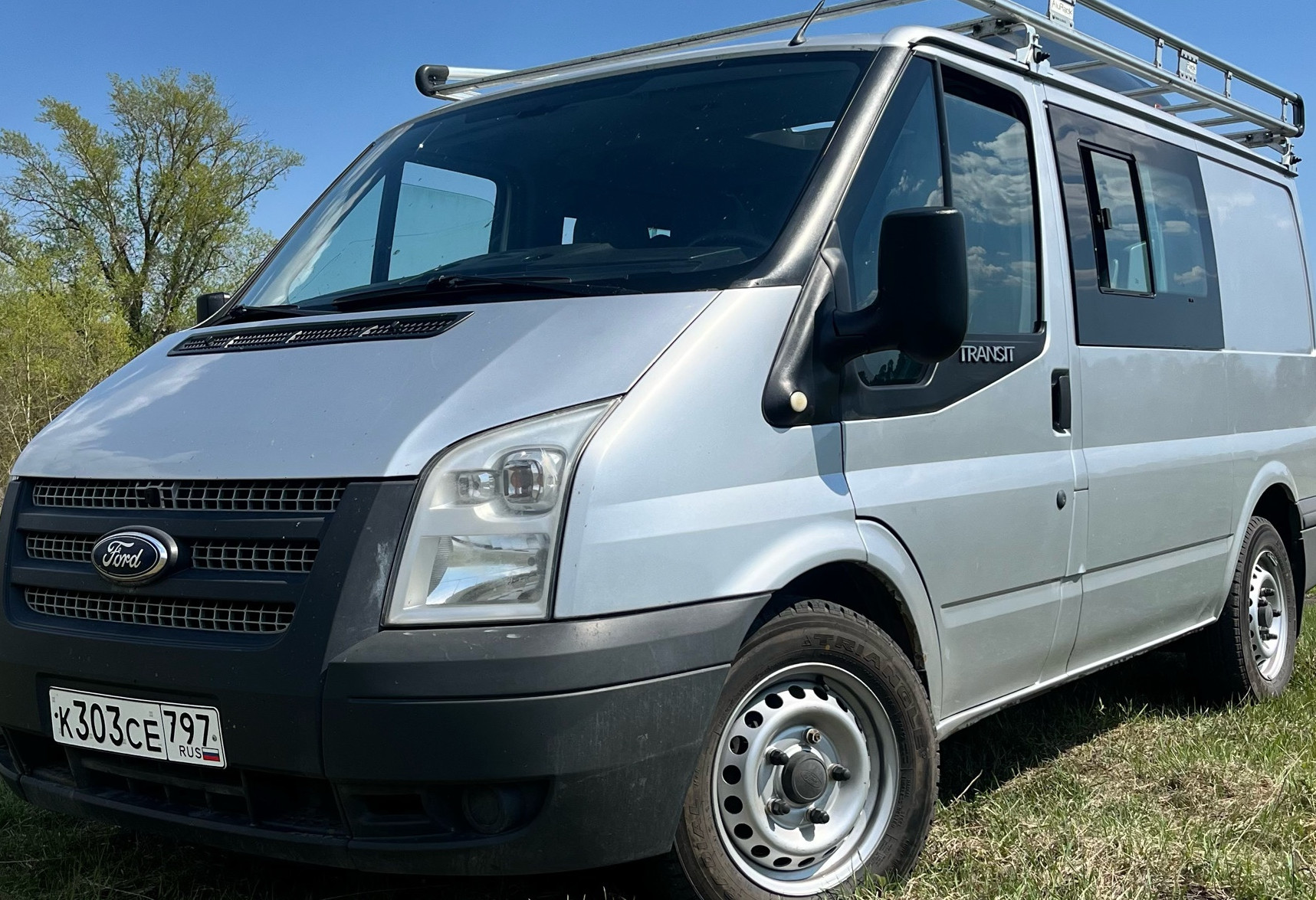 Аренда ford transit 2015 года в городе Москва Щукинская от 5499 руб./сутки, передний привод, двигатель: дизель, объем 2.2 литра, ОСАГО (Впишу в полис), без водителя, недорого, вид 3 - RentRide