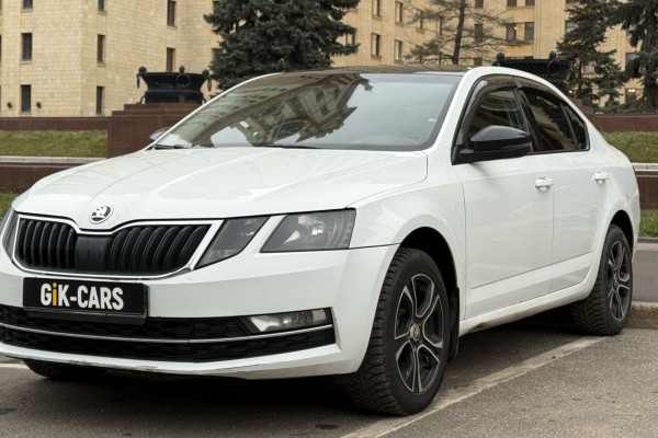 Прокат авто skoda octavia эконом класса 2017 года в городе Москва Нагорная от 2490 руб./сутки, передний привод, двигатель: бензин, объем 1.6 литров, ОСАГО (Впишу в полис), без водителя, недорого - RentRide