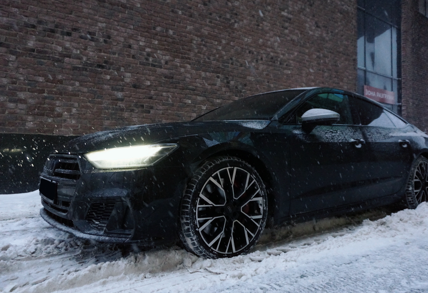 Аренда audi s7 премиум класса 2019 года в городе Москва Автозаводская от 13600 руб./сутки, полный привод, двигатель: гибрид, объем 3 литра, каско (Мультидрайв), ОСАГО (Мультидрайв), без водителя, недорого, вид 3 - RentRide