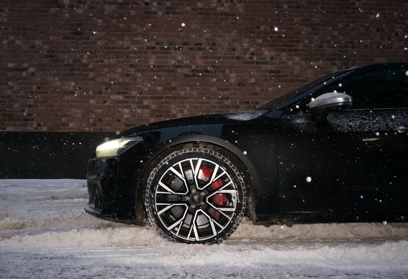 Аренда audi s7 премиум класса 2019 года в городе Москва Автозаводская от 13600 руб./сутки, полный привод, двигатель: гибрид, объем 3 литра, каско (Мультидрайв), ОСАГО (Мультидрайв), без водителя, недорого, вид 4 - RentRide