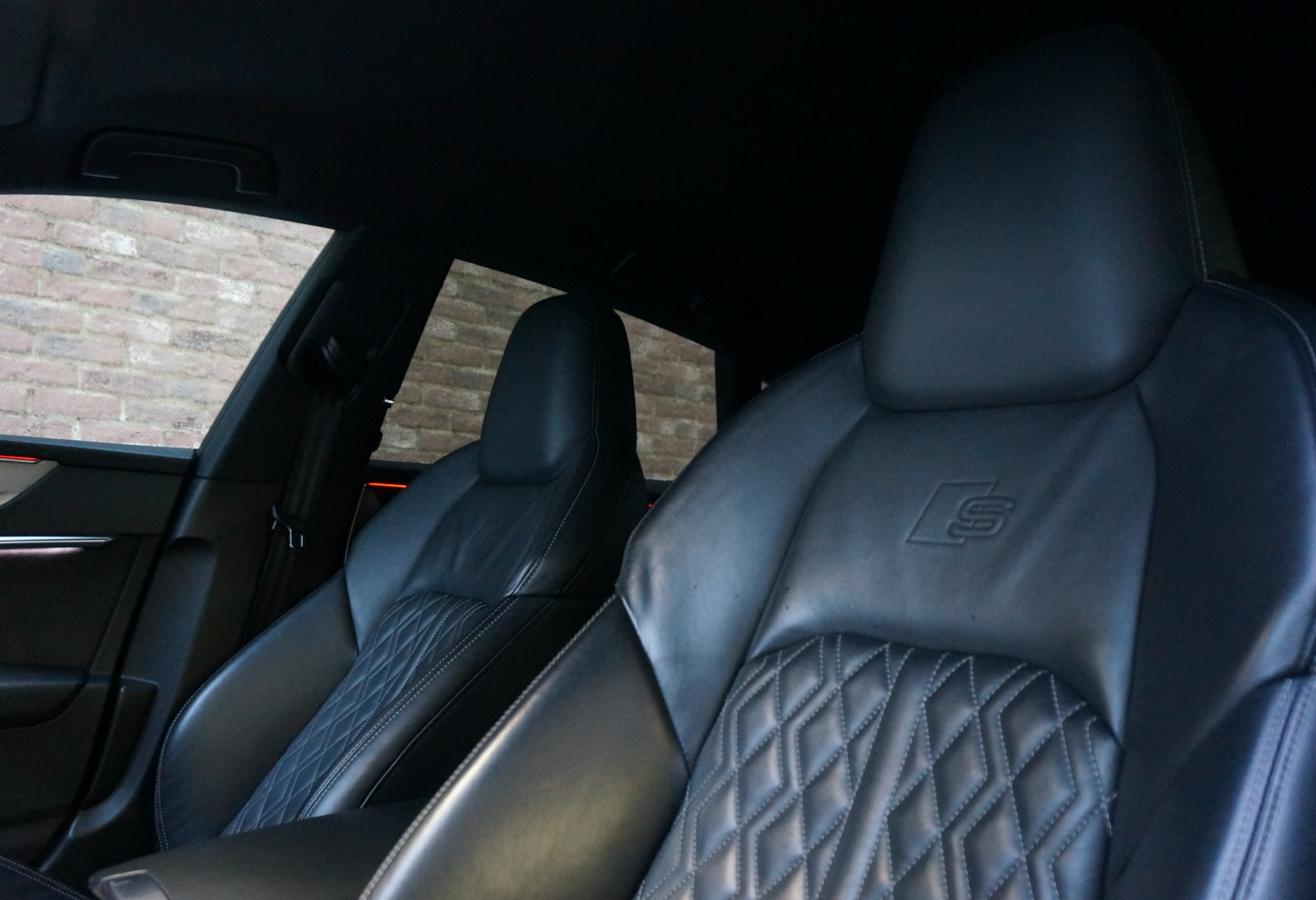 Аренда audi s7 премиум класса 2019 года в городе Москва Автозаводская от 13600 руб./сутки, полный привод, двигатель: гибрид, объем 3 литра, каско (Мультидрайв), ОСАГО (Мультидрайв), без водителя, недорого, вид 6 - RentRide