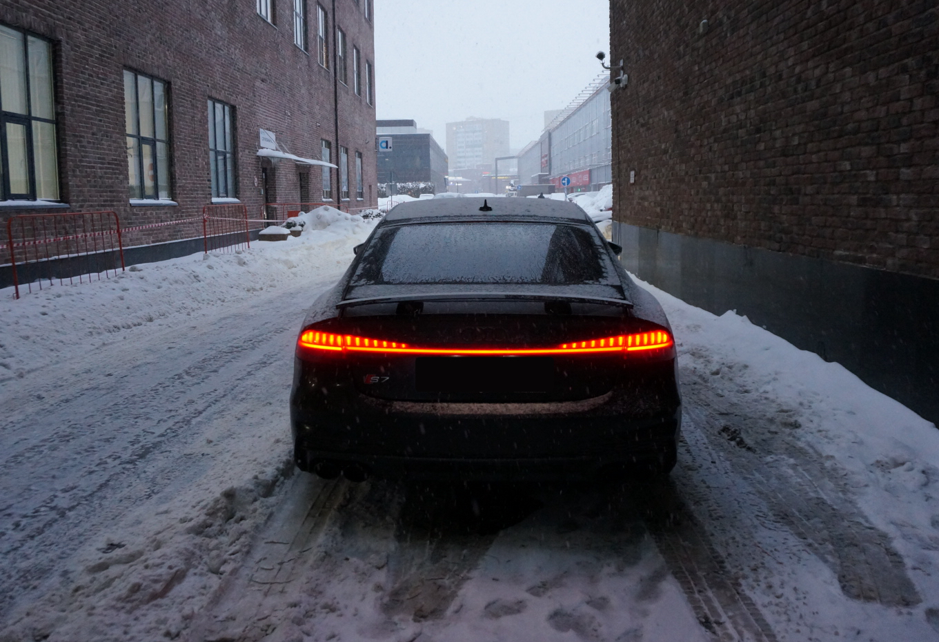 Аренда audi s7 премиум класса 2019 года в городе Москва Автозаводская от 13600 руб./сутки, полный привод, двигатель: гибрид, объем 3 литра, каско (Мультидрайв), ОСАГО (Мультидрайв), без водителя, недорого - RentRide