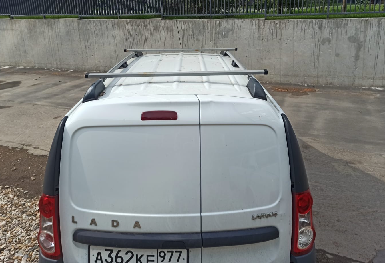 Аренда lada largus-furgon эконом класса 2021 года в городе Москва Авиамоторная от 1990 руб./сутки, передний привод, двигатель: бензин, ОСАГО (Мультидрайв), без водителя, недорого, вид 4 - RentRide