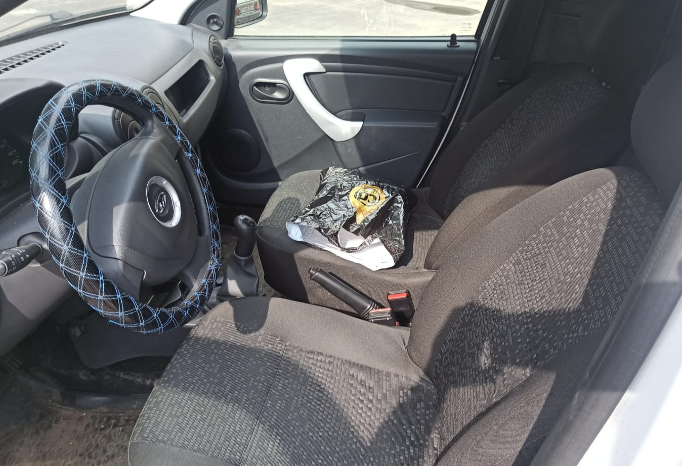 Аренда lada largus-furgon эконом класса 2021 года в городе Москва Авиамоторная от 1990 руб./сутки, передний привод, двигатель: бензин, ОСАГО (Мультидрайв), без водителя, недорого, вид 3 - RentRide